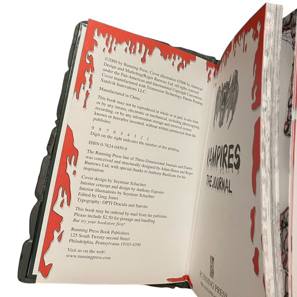 Vampires 3-D Journal - Running Press - Picture 4 of 10